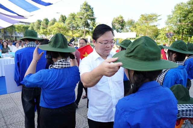 Tuổi trẻ Đà Nẵng chung tay xây dựng thành phố đáng sống- Ảnh 1. Tuổi trẻ Đà Nẵng chung tay xây dựng thành phố đáng sống- Ảnh 1.