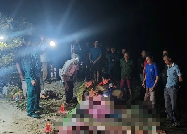Lật thuyền trên sông Ngàn Phố, 4 mẹ con, cháu ruột đuối nước tử vong- Ảnh 1. Lật thuyền trên sông Ngàn Phố, 4 mẹ con, cháu ruột đuối nước tử vong- Ảnh 1.
