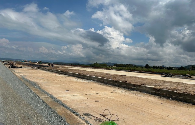 Sân bay Liên Khương sau 3 tháng đóng cửa nâng cấp, đạt tiến độ thế nào?- Ảnh 7. Sân bay Liên Khương sau 3 tháng đóng cửa nâng cấp, đạt tiến độ thế nào?- Ảnh 7.
