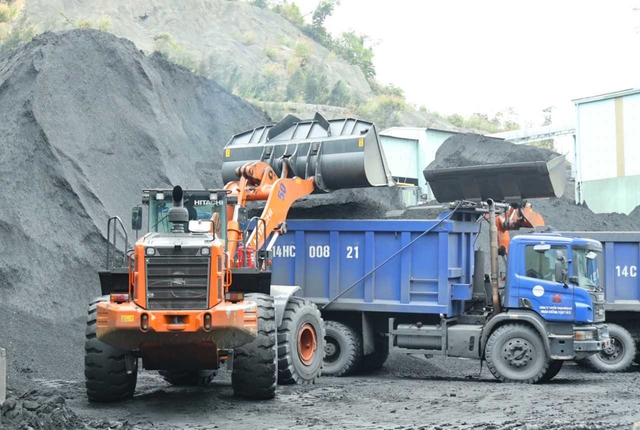TKV ưu tiên tối đa cung cấp than cho sản xuất điện - Ảnh 3.