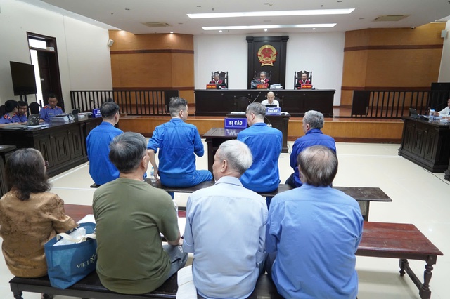 Nộp thêm 119 tỉ, dàn cựu lãnh đạo VICEM được giảm án- Ảnh 1. Nộp thêm 119 tỉ, dàn cựu lãnh đạo VICEM được giảm án- Ảnh 1.