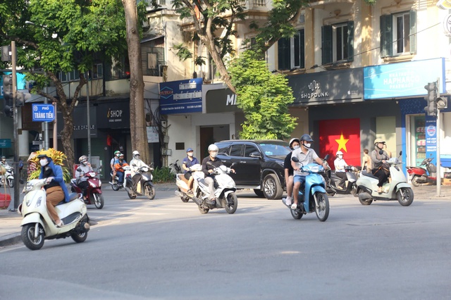 Hà Nội chưa muốn cấm xe máy xăng ở vùng lõi Hoàn Kiếm từ 1.7- Ảnh 1.
