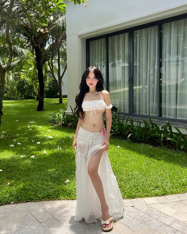 Thăng hạng phong cách cùng dây chuyền thắt eo độc đáo- Ảnh 2. Thăng hạng phong cách cùng dây chuyền thắt eo độc đáo- Ảnh 2.