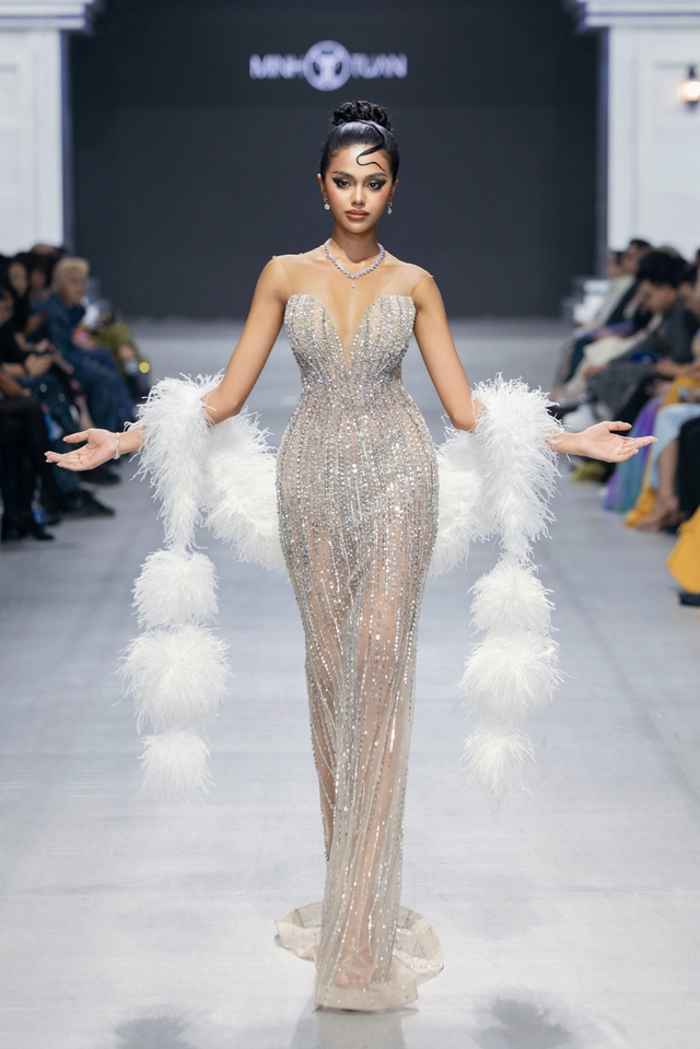 Miss Grand International All Stars 2026 làm vedette cho nhà thiết kế Nguyễn Minh Tuấn - Ảnh 2.