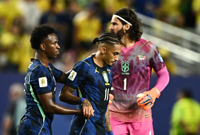 Đội tuyển Brazil chính thức cập nhật chấn thương của Raphinha, HLV Ancelotti tính phương án mới- Ảnh 1. Đội tuyển Brazil chính thức cập nhật chấn thương của Raphinha, HLV Ancelotti tính phương án mới- Ảnh 1.