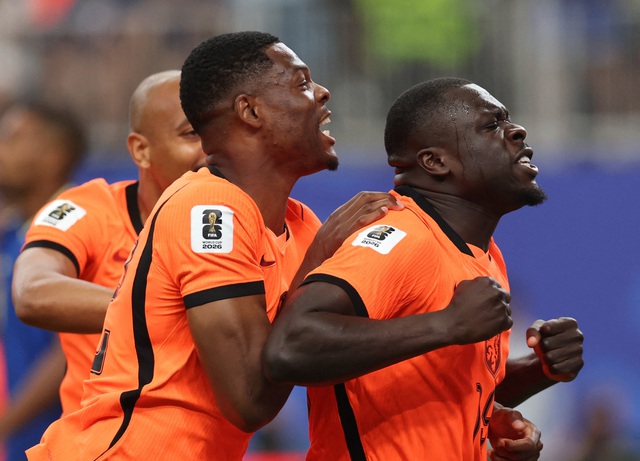 Canh bạc không tưởng của HLV Koeman- Ảnh 1. Canh bạc không tưởng của HLV Koeman- Ảnh 1.