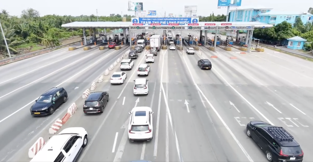 Từ TP.HCM đi Đồng Nai cuối tuần, CSGT khuyến cáo lên cao tốc sau 16 giờ - Ảnh 1.