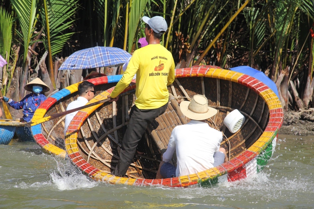 Rừng thiêng giữa phố: 'Miền Tây thu nhỏ' giữa phố Hội- Ảnh 3. Rừng thiêng giữa phố: 'Miền Tây thu nhỏ' giữa phố Hội- Ảnh 3.