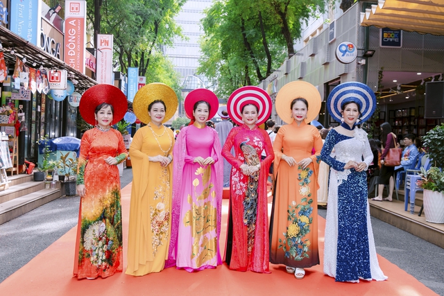 Sài Gòn Áo dài: Hành trình từ ký ức đô thị đến biểu tượng văn hóa- Ảnh 7. Sài Gòn Áo dài: Hành trình từ ký ức đô thị đến biểu tượng văn hóa- Ảnh 7.