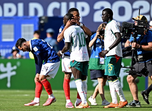 Cầu thủ đội tuyển Senegal phải đặt đồ ăn từ ‘xe công nghệ’, chưa nhận tiền thưởng- Ảnh 1. Cầu thủ đội tuyển Senegal phải đặt đồ ăn từ ‘xe công nghệ’, chưa nhận tiền thưởng- Ảnh 1.