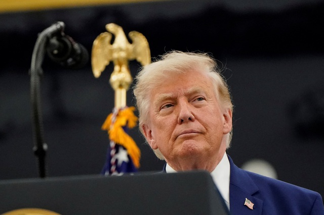 Ông Trump dọa tấn công, Iran nói sẵn sàng phản ứng - Ảnh 1.