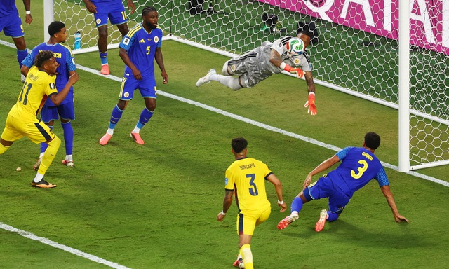 Thủ môn Curacao lập kỷ lục không tưởng, đi vào lịch sử World Cup- Ảnh 2. Thủ môn Curacao lập kỷ lục không tưởng, đi vào lịch sử World Cup- Ảnh 2.