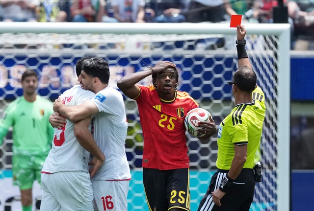 Iran quá kiên cường, Bỉ gây thất vọng và mắc sai lầm nghiêm trọng: Hòa 0-0- Ảnh 3. Iran quá kiên cường, Bỉ gây thất vọng và mắc sai lầm nghiêm trọng: Hòa 0-0- Ảnh 3.