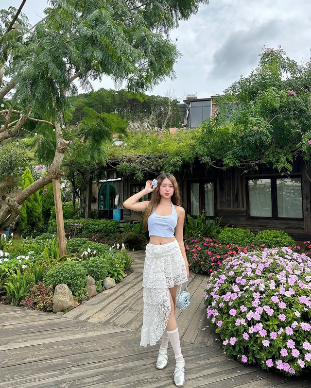 Mê mẩn nét kiêu sa từ những thiết kế ren- Ảnh 5. Mê mẩn nét kiêu sa từ những thiết kế ren- Ảnh 5.