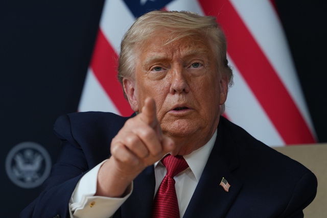 Ông Trump nói Mỹ sẽ thu phí qua eo biển Hormuz nếu đàm phán Iran thất bại- Ảnh 1. Ông Trump nói Mỹ sẽ thu phí qua eo biển Hormuz nếu đàm phán Iran thất bại- Ảnh 1.