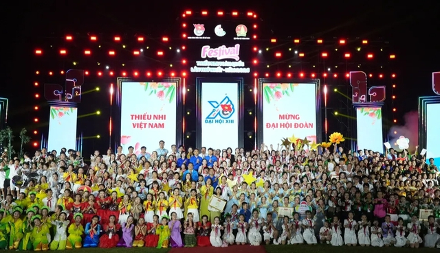 Khép lại Festival thiếu nhi toàn quốc lần I, Ninh Bình nhận cờ đăng cai lần II- Ảnh 2. Khép lại Festival thiếu nhi toàn quốc lần I, Ninh Bình nhận cờ đăng cai lần II- Ảnh 2.