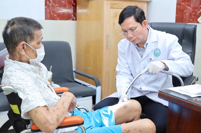 Người lớn tuổi khi nào nên đi khám? - Ảnh 2.