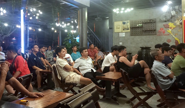 Tiếng Hò reo đêm khuya trong mùa World Cup - Ảnh 3.