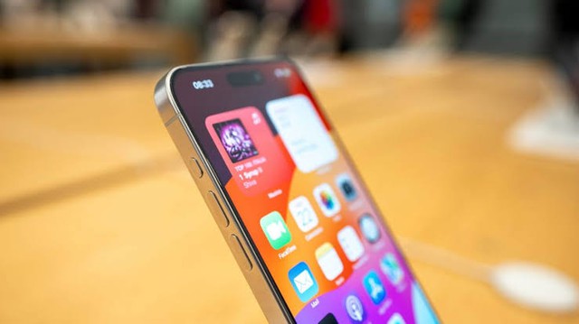 Bí mật phía sau quyết định thay thép không gỉ bằng titan của Apple - Ảnh 1.