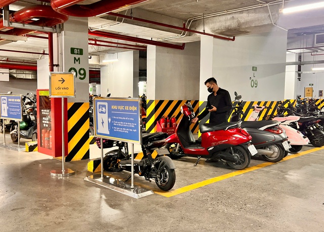 Chung cư phải có chỗ đậu, sạc xe điện- Ảnh 2. Chung cư phải có chỗ đậu, sạc xe điện- Ảnh 2.