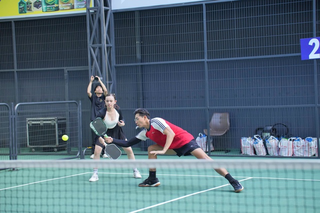 Tranh tài sôi nổi giải pickleball Báo Thể thao & Văn hóa 2026- Ảnh 2. Tranh tài sôi nổi giải pickleball Báo Thể thao & Văn hóa 2026- Ảnh 2.