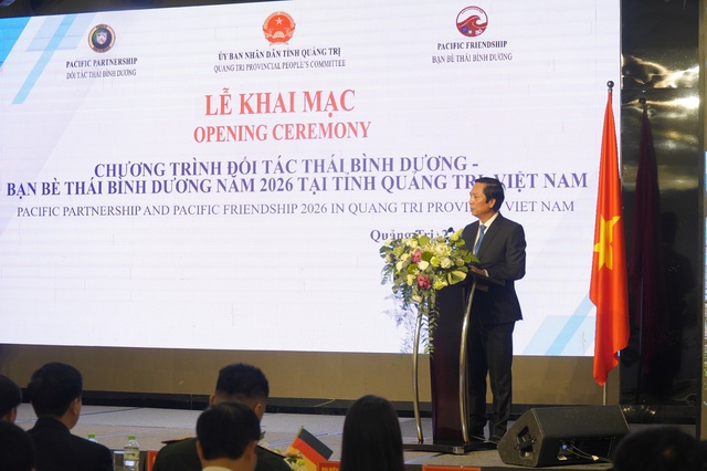 Ông Hùng Cao, Quyền Bộ trưởng Hải quân Mỹ dự chương trình PP-PD 26 tại Quảng Trị- Ảnh 2. Ông Hùng Cao, Quyền Bộ trưởng Hải quân Mỹ dự chương trình PP-PD 26 tại Quảng Trị- Ảnh 2.