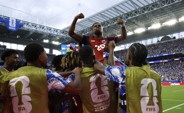Sốc: 'Cá mập xanh' Cabo Verde sáng cửa hơn Uruguay: Vozinha đối đầu Messi ở vòng 32 đội?- Ảnh 1. Sốc: 'Cá mập xanh' Cabo Verde sáng cửa hơn Uruguay: Vozinha đối đầu Messi ở vòng 32 đội?- Ảnh 1.