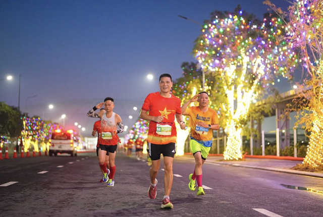 15.000 VĐV tham gia giải chạy 'Việt Nam t&ocirc;i đ&oacute;' tr&ecirc;n cung đường tuyệt đẹp- Ảnh 2.