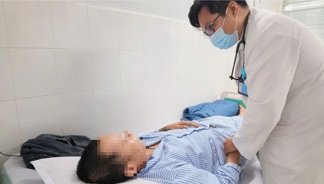 15 công nhân ở Tây Ninh nhập viện ở TP.HCM vì nhiễm độc chì - Ảnh 1.