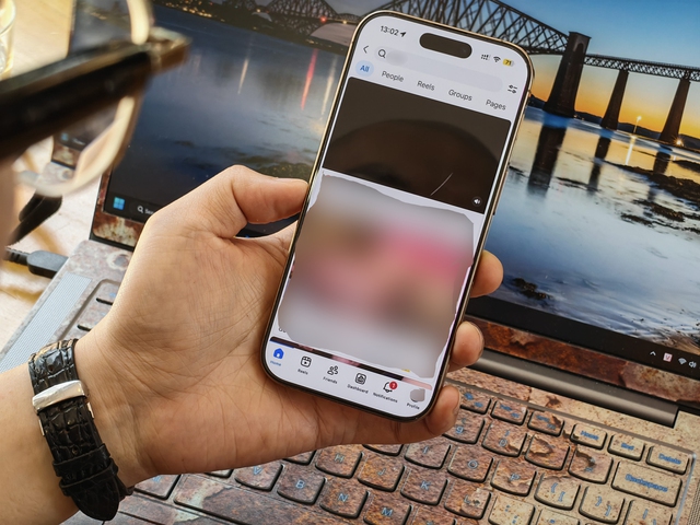 Thuật toán Facebook lại để lọt hàng loạt video khiêu dâm qua thanh tìm kiếm - Ảnh 1. Thuật toán Facebook lại để lọt hàng loạt video khiêu dâm qua thanh tìm kiếm - Ảnh 1.