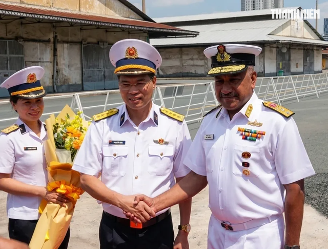 Bộ đôi tàu hộ vệ tàng hình, săn ngầm của Hải quân Ấn Độ đến TP.HCM- Ảnh 2. Bộ đôi tàu hộ vệ tàng hình, săn ngầm của Hải quân Ấn Độ đến TP.HCM- Ảnh 2.