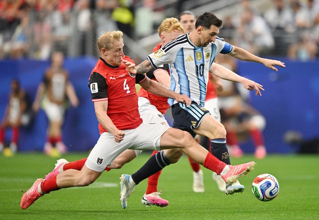 Messi nói cực sốc về quả phạt đền hỏng: 'Nhỡ lúc đó sút vào thì...'- Ảnh 1. Messi nói cực sốc về quả phạt đền hỏng: 'Nhỡ lúc đó sút vào thì...'- Ảnh 1.