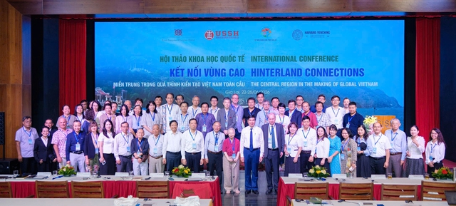 X&oacute;a bỏ định kiến 'chiếc đ&ograve;n g&aacute;nh', trả lại vị thế cho miền Trung - Ảnh 1.