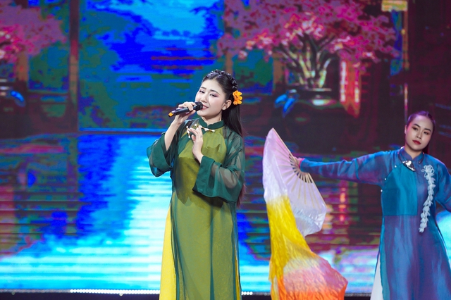 C&ocirc; g&aacute;i 'đất v&otilde;' v&agrave;o TP.HCM, theo đuổi d&ograve;ng nhạc bolero giờ ra sao? - Ảnh 2.