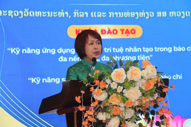 Việt Nam hỗ trợ đào tạo kỹ năng báo chí hiện đại cho nhà báo Lào- Ảnh 3. Việt Nam hỗ trợ đào tạo kỹ năng báo chí hiện đại cho nhà báo Lào- Ảnh 3.