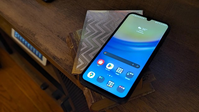 Galaxy A15 4G gi&aacute; si&ecirc;u rẻ ch&iacute;nh thức l&ecirc;n One UI 8.5 - Ảnh 1.