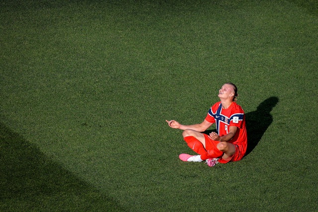 Haaland tỉnh queo, 'mặc kệ' nếu Na Uy thua Pháp: Lập kỷ lục ăn đứt Messi, Ronaldo, Mbappe- Ảnh 1. Haaland tỉnh queo, 'mặc kệ' nếu Na Uy thua Pháp: Lập kỷ lục ăn đứt Messi, Ronaldo, Mbappe- Ảnh 1.