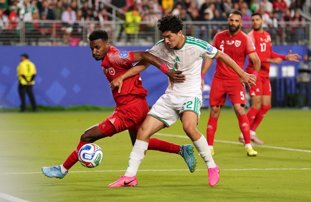 Cầu thủ gốc Việt giúp Algeria ngược dòng thắng Jordan, khiến HLV Jordan nể phục: FIFA vinh danh đặc biệt- Ảnh 2. Cầu thủ gốc Việt giúp Algeria ngược dòng thắng Jordan, khiến HLV Jordan nể phục: FIFA vinh danh đặc biệt- Ảnh 2.