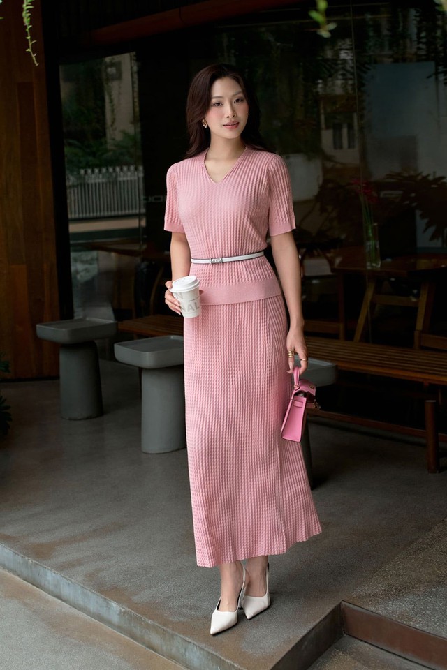 Khoe trọn đường cong quyến rũ cùng thiết kế gân nổi bật - Ảnh 8.
