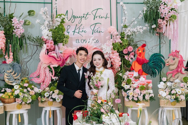 Chú rể mang tráp 'voi chín ngà', 'gà chín cựa' đến đám hỏi: Hai họ vui mừng - Ảnh 1.