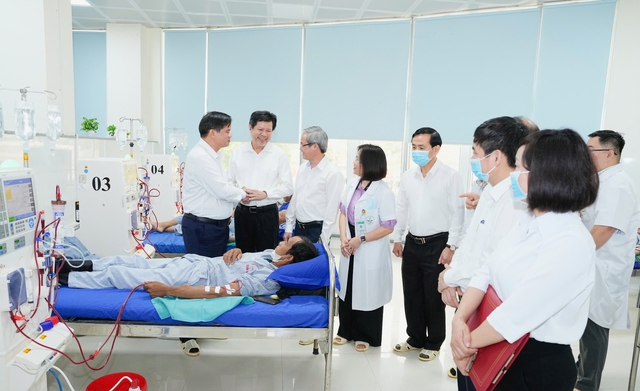 Giải pháp bền vững tránh “bẫy nghèo” chi phí y tế- Ảnh 1. Giải pháp bền vững tránh “bẫy nghèo” chi phí y tế- Ảnh 1.
