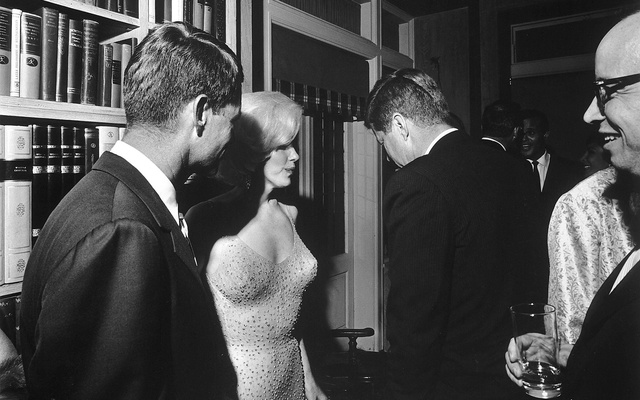 Tài liệu mới chứng minh cái chết của minh tinh Marilyn Monroe bị dàn dựng- Ảnh 2. Tài liệu mới chứng minh cái chết của minh tinh Marilyn Monroe bị dàn dựng- Ảnh 2.