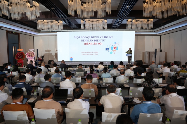 Chuyên gia quốc tế: 'Xây thêm bệnh viện hay đào tạo thêm nhân lực là chưa đủ...' - Ảnh 4.