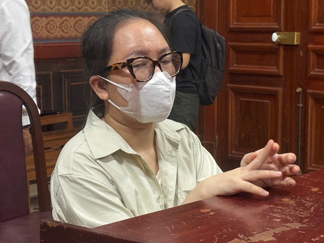 Dùng chiêu 'vong nhập, bùa ngải' lừa 28 tỉ đồng, nữ thầy bói lãnh tù chung thân- Ảnh 1. Dùng chiêu 'vong nhập, bùa ngải' lừa 28 tỉ đồng, nữ thầy bói lãnh tù chung thân- Ảnh 1.