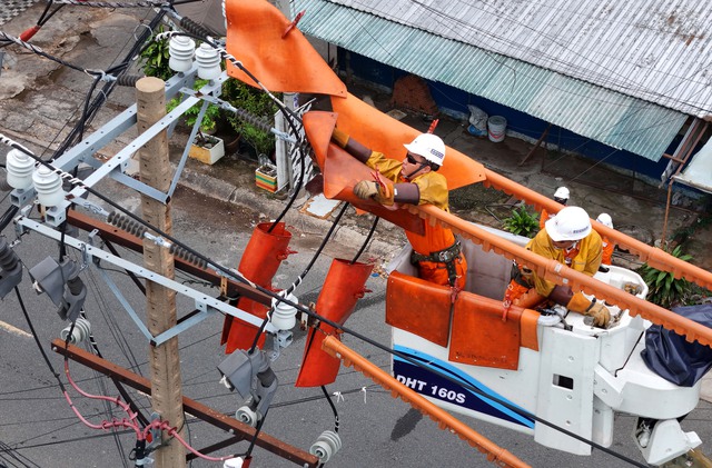 Bộ ảnh dự thi: Ngành điện TP.HCM tiên phong chuyển đổi số - Ảnh 6.