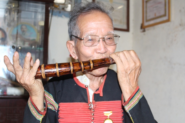 Báu vật của buôn làng Ê Đê ở Buôn Mê Thuột- Ảnh 3. Báu vật của buôn làng Ê Đê ở Buôn Mê Thuột- Ảnh 3.