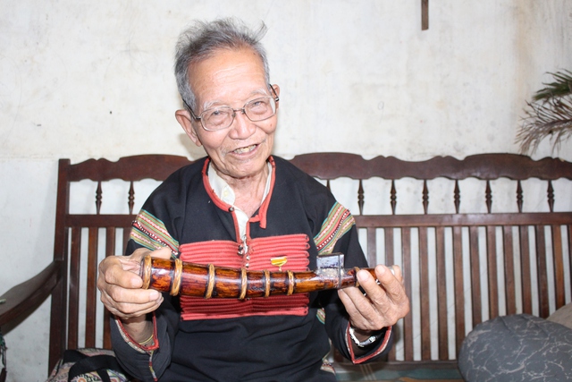 Báu vật của buôn làng Ê Đê ở Buôn Mê Thuột- Ảnh 2. Báu vật của buôn làng Ê Đê ở Buôn Mê Thuột- Ảnh 2.