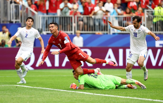 Bồ Đào Nha 5-0 Uzbekistan, bảng K World Cup 2026: Messi gọi, Ronaldo trả lời- Ảnh 3. Bồ Đào Nha 5-0 Uzbekistan, bảng K World Cup 2026: Messi gọi, Ronaldo trả lời- Ảnh 3.