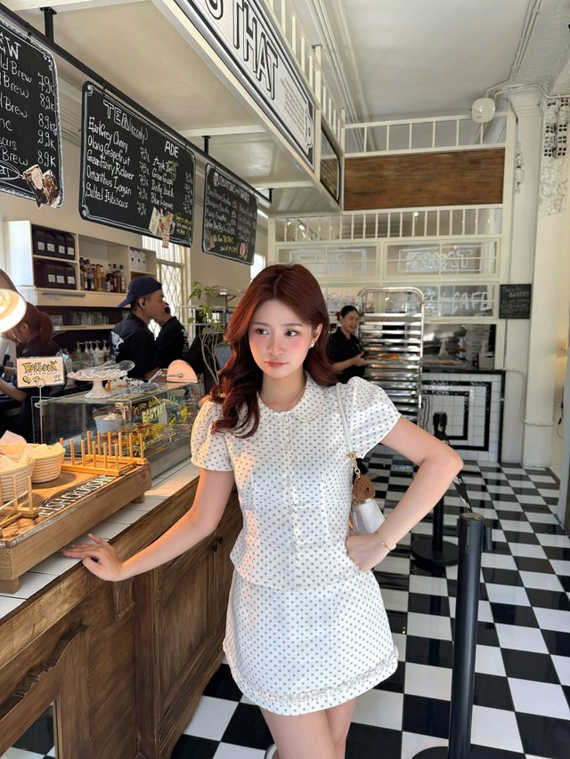 Tự tin tỏa s&aacute;ng mọi g&oacute;c nh&igrave;n c&ugrave;ng trang phục chấm bi - Ảnh 3.