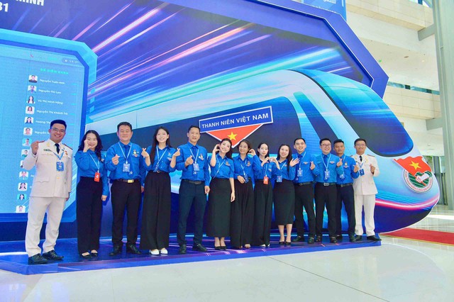 Ch&agrave;o mừng Đại hội to&agrave;n quốc Đo&agrave;n TNCS Hồ Ch&iacute; Minh lần thứ XIII - Ảnh 1.